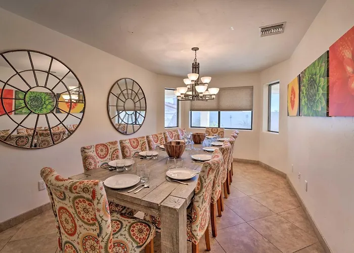 Pool & Game Room: Pet-friendly Havasu Gem Hébergement de vacances Lake Havasu City