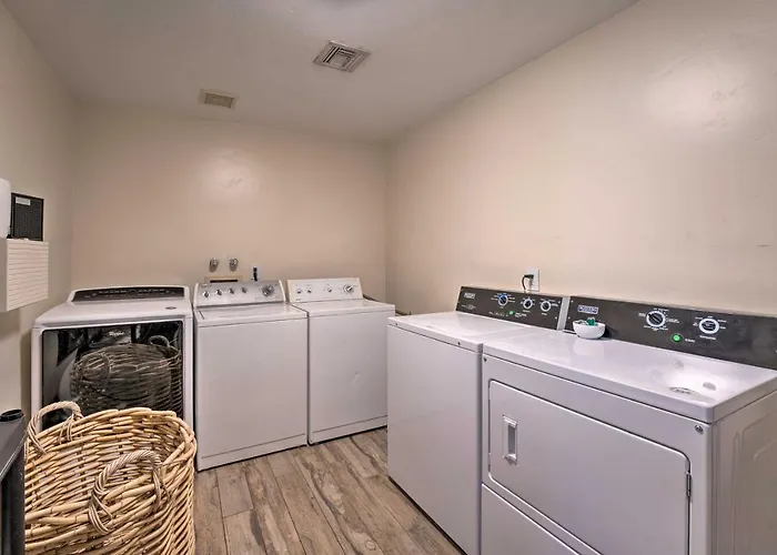 Pool & Game Room: Pet-friendly Havasu Gem