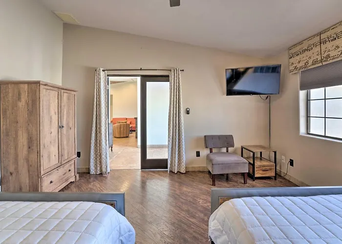 Hébergement de vacances Pool & Game Room: Pet-friendly Havasu Gem