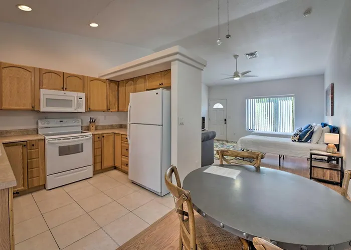 Pool & Game Room: Pet-friendly Havasu Gem Hébergement de vacances Lake Havasu City